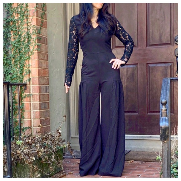✨LAST 1✨Black stunning wide leg lace trim jumpsuit - Picture 4 of 8